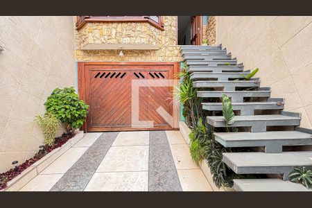 Casa à venda com 315m², 3 quartos e 4 vagas Casa à venda com 315m², 3 quartos e 4 vagasGaragem