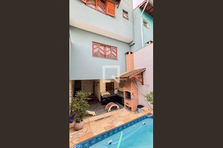 Casa à venda com 315m², 3 quartos e 4 vagas Casa à venda com 315m², 3 quartos e 4 vagasQuintal - Churrasqueira - Piscina
