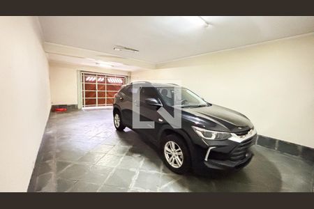 Casa à venda com 315m², 3 quartos e 4 vagas Casa à venda com 315m², 3 quartos e 4 vagasGaragem