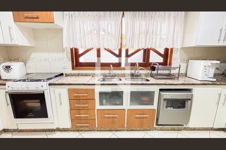 Casa à venda com 315m², 3 quartos e 4 vagas Casa à venda com 315m², 3 quartos e 4 vagasCozinha