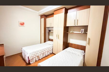 Casa à venda com 315m², 3 quartos e 4 vagas Casa à venda com 315m², 3 quartos e 4 vagasSuíte 2