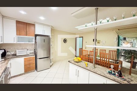 Casa à venda com 315m², 3 quartos e 4 vagas Casa à venda com 315m², 3 quartos e 4 vagasCozinha