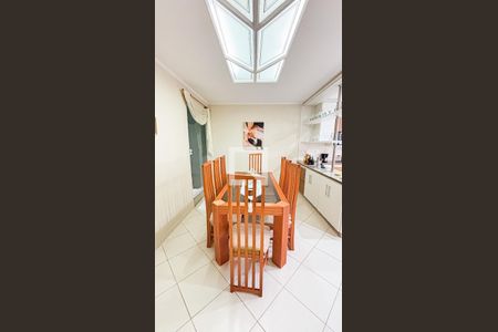 Casa à venda com 315m², 3 quartos e 4 vagas Casa à venda com 315m², 3 quartos e 4 vagasCozinha