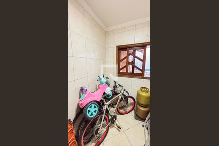 Casa à venda com 315m², 3 quartos e 4 vagas Casa à venda com 315m², 3 quartos e 4 vagasÁrea de Serviço