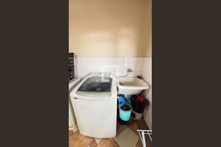 Casa à venda com 315m², 3 quartos e 4 vagas Casa à venda com 315m², 3 quartos e 4 vagasSótão - Área de Serviço