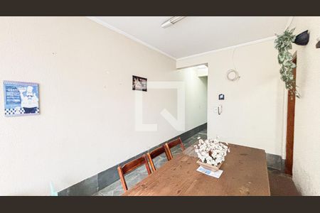 Casa à venda com 315m², 3 quartos e 4 vagas Casa à venda com 315m², 3 quartos e 4 vagasQuintal - Churrasqueira - Área de Serviço