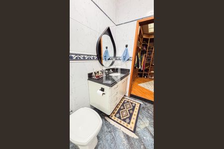 Casa à venda com 315m², 3 quartos e 4 vagas Casa à venda com 315m², 3 quartos e 4 vagasBanheiro da Suíte 1