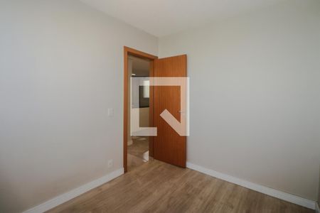 Quarto 2 de apartamento para alugar com 2 quartos, 42m² em Jardim Dona Leopoldina, Porto Alegre