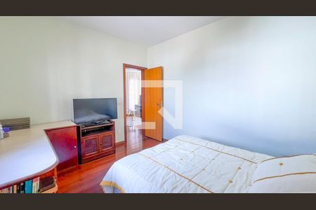 Quarto 2 de casa à venda com 4 quartos, 317m² em Fernão Dias, Belo Horizonte