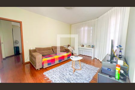 Sala de casa à venda com 4 quartos, 317m² em Fernão Dias, Belo Horizonte