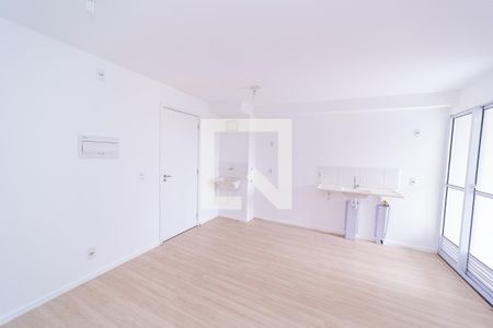 Sala/Cozinha e Área de Serviço de apartamento para alugar com 2 quartos, 49m² em Cangaíba, São Paulo