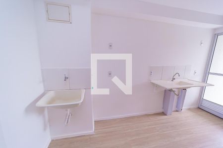 Sala/Cozinha e Área de Serviço de apartamento para alugar com 2 quartos, 49m² em Cangaíba, São Paulo