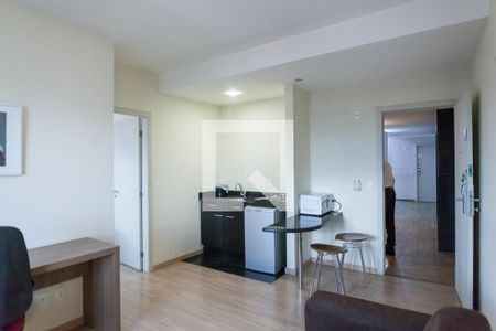 Sala de kitnet/studio para alugar com 1 quarto, 38m² em Barro Preto, Belo Horizonte