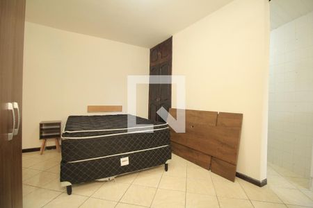 Quarto de casa para alugar com 1 quarto, 60m² em Boca do Rio, Salvador