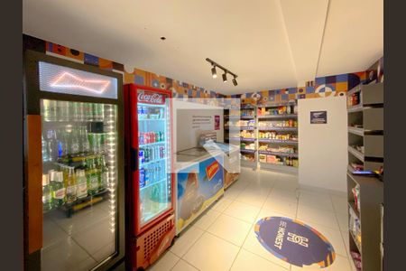 Apartamento à venda com 86m², 2 quartos e 2 vagas Apartamento à venda com 86m², 2 quartos e 2 vagasÁrea comum - Mercado