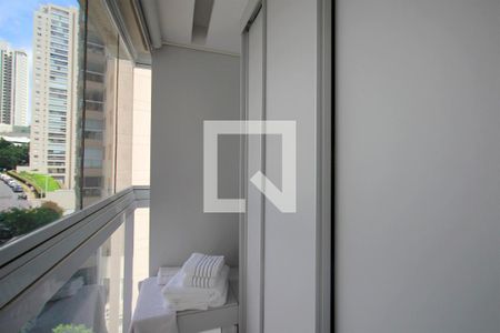 Closet da Suite 1 de apartamento à venda com 2 quartos, 86m² em Vila da Serra, Nova Lima