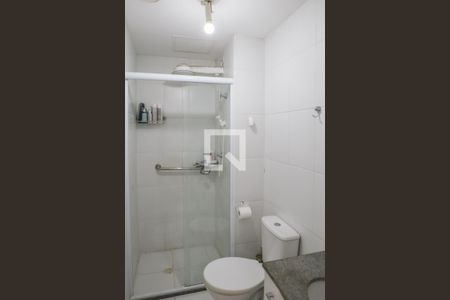 Banheiro de apartamento para alugar com 1 quarto, 33m² em Barra Funda, São Paulo