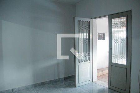 Sala 1 de casa para alugar com 4 quartos, 240m² em Setor Campinas, Goiânia