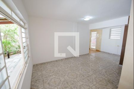 Sala de casa para alugar com 5 quartos, 250m² em Jardim Santa Clara, Taubaté