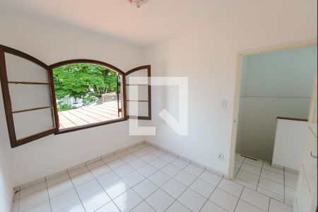 Quarto 1 de casa para alugar com 5 quartos, 250m² em Jardim Santa Clara, Taubaté