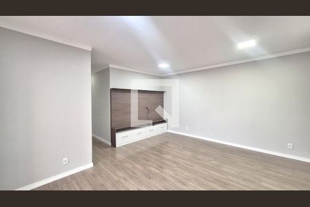 Sala de apartamento para alugar com 3 quartos, 107m² em Parque Industrial Tomas Edson, São Paulo