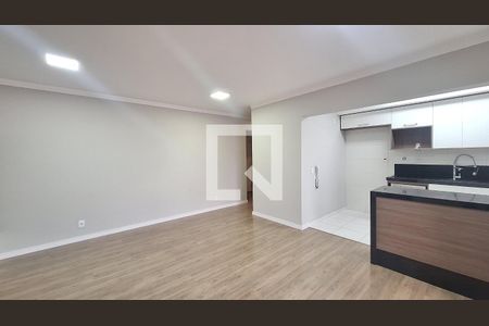 Sala de apartamento para alugar com 3 quartos, 107m² em Parque Industrial Tomas Edson, São Paulo