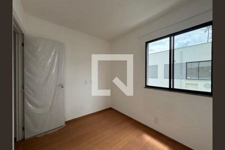 Quarto 1 de casa de condomínio para alugar com 2 quartos, 69m² em Vargem Grande, Rio de Janeiro