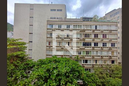 Sala vista de apartamento à venda com 2 quartos, 75m² em Copacabana, Rio de Janeiro