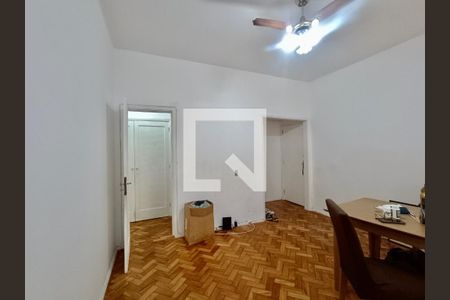 Sala de apartamento à venda com 2 quartos, 75m² em Copacabana, Rio de Janeiro