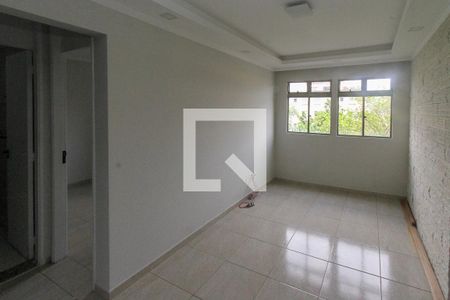 Sala de apartamento para alugar com 2 quartos, 56m² em Jardim Santa Teresinha, São Paulo