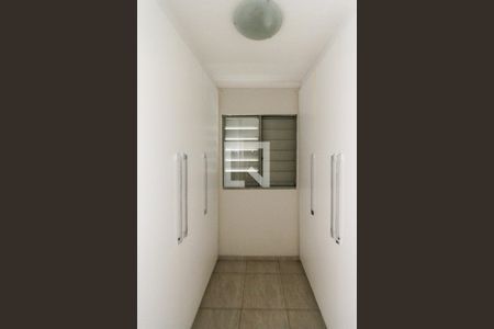 Closet de apartamento para alugar com 2 quartos, 56m² em Jardim Santa Teresinha, São Paulo