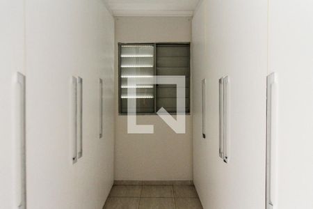 Closet de apartamento para alugar com 2 quartos, 56m² em Jardim Santa Teresinha, São Paulo