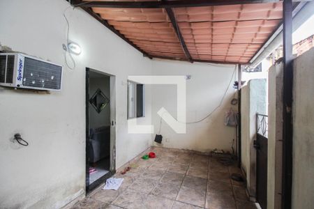 Varanda de casa para alugar com 1 quarto, 60m² em Olinda, Nilópolis