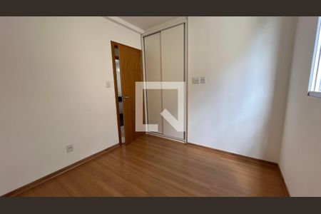 quarto 1 de apartamento à venda com 3 quartos, 80m² em Sagrada Família, Belo Horizonte