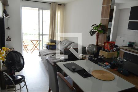 Sala de apartamento para alugar com 2 quartos, 72m² em Barra da Tijuca, Rio de Janeiro