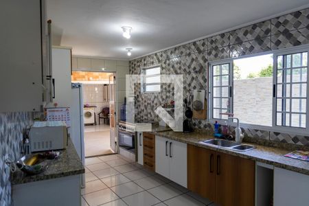 Casa à venda com 245m², 3 quartos e 2 vagas Casa à venda com 245m², 3 quartos e 2 vagasCozinha