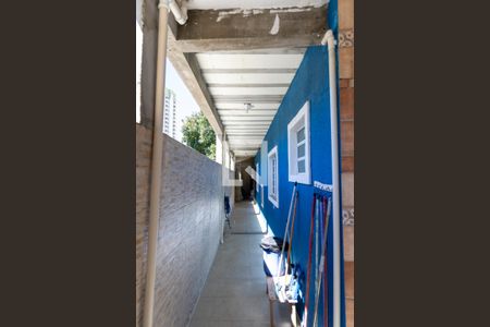 Casa à venda com 245m², 3 quartos e 2 vagas Casa à venda com 245m², 3 quartos e 2 vagasCorredor lateral