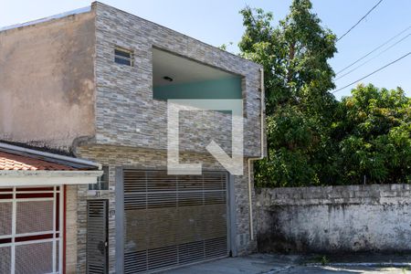 Casa à venda com 245m², 3 quartos e 2 vagas Casa à venda com 245m², 3 quartos e 2 vagasFachada