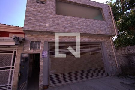 Casa à venda com 245m², 3 quartos e 2 vagas Casa à venda com 245m², 3 quartos e 2 vagasPlaquinha