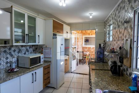 Casa à venda com 245m², 3 quartos e 2 vagas Casa à venda com 245m², 3 quartos e 2 vagasCozinha