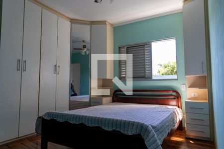 Suite principal de casa à venda com 2 quartos, 245m² em Jardim Tupanci, Barueri