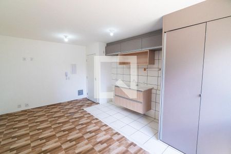 Sala de apartamento para alugar com 2 quartos, 40m² em Vila Mira, São Paulo