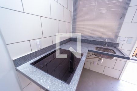 Sala/Cozinha de apartamento à venda com 2 quartos, 35m² em Jardim Maringa, São Paulo