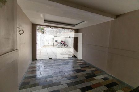 Sala de casa à venda com 1 quarto, 400m² em Santa Rosa, Niterói