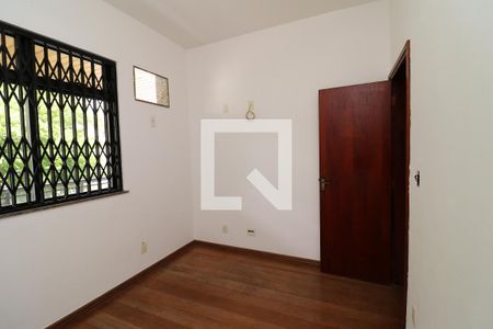 Quarto de apartamento à venda com 2 quartos, 101m² em Praia da Bandeira, Rio de Janeiro