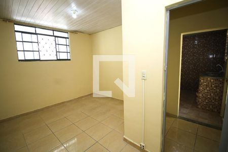 Quarto 2 de casa para alugar com 2 quartos, 60m² em Irajá, Rio de Janeiro