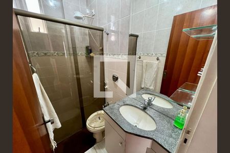 Banheiro social de apartamento à venda com 2 quartos, 52m² em Manacás, Belo Horizonte