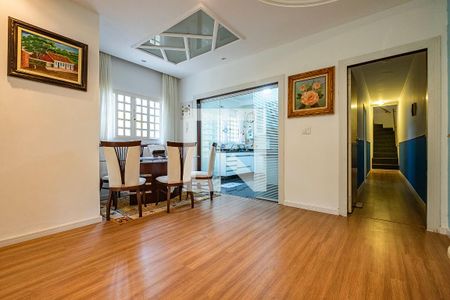 Sala de casa à venda com 3 quartos, 200m² em Alto de Pinheiros, São Paulo