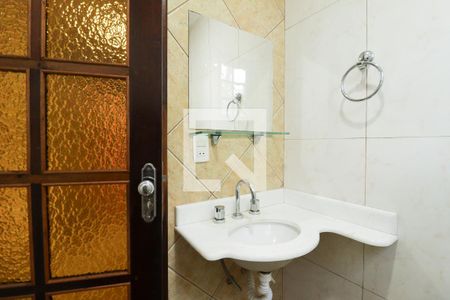 Casa à venda com 330m², 2 quartos e 6 vagas Casa à venda com 330m², 2 quartos e 6 vagasBanheiro de Serviço