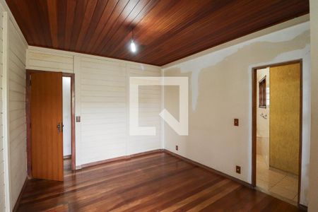 Casa à venda com 330m², 2 quartos e 6 vagas Casa à venda com 330m², 2 quartos e 6 vagasSuíte